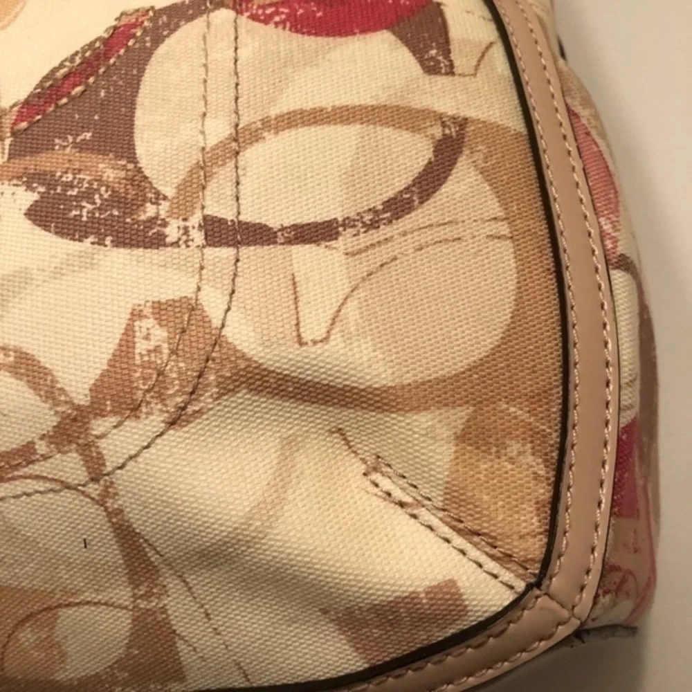 Coach poppy hallie optic c pin white bag